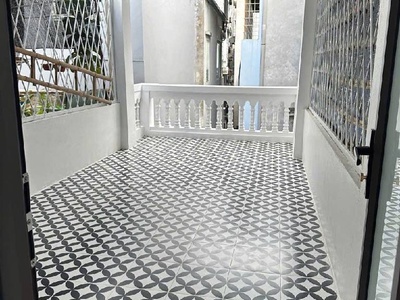 Doãn kê thiện 42m x5 tầng-8,6 tỷ-vài bước ô tô tránh,ngõ thông các ngả,phân lô 4
