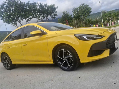 CẦN BÁN XE MG MG5 2022 luxury   màu vàng nổi bật chính chủ 1