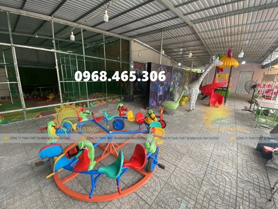Đu quay ngựa trẻ em, đu quay trên ray mầm non 1