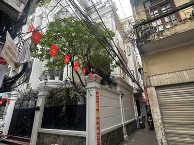 Nhà đẹp lộng lẫy- trung tâm cầu giấy- dân xây chắc chắn - vuông vức nở hậu 4 tầng 38/42m2 0