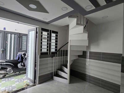 Nhà vuông 4 tầng hxh 16m2   nguyễn ảnh thủ quận 12 1
