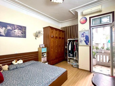 Bán nhà mặt phố hàng bè, 140m2, 5 tầng, mặt tiền 3.5m, 82.5 tỷ, vỉa hè, kinh doanh đỉnh 2