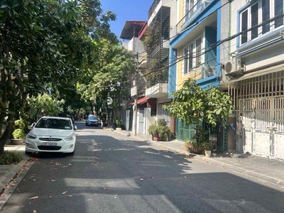 Bán mảnh đất 2 thoáng, 76m, mặt tiền 7.6m, phân lô, vỉa hè , ôtô tránh 2