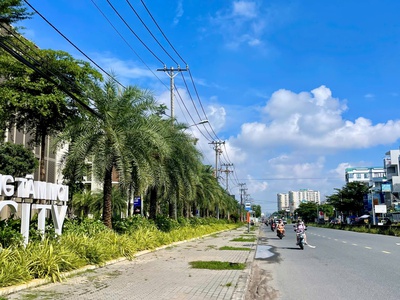 Nhà 3 tầng, 1 xẹt gần đỗ xuân hợp, phước long b  q9 cũ  ngang 5m, đất gần 100m nhỉnh 7 tỷ 2