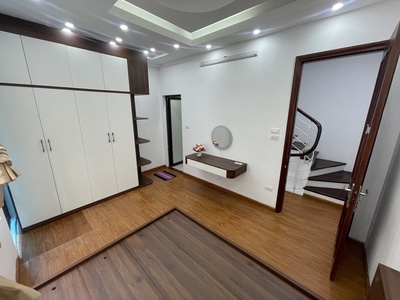 Võ chí công 30m x5 tầng 8,8 tỷ ngõ rộng,sát phố,thông tứ tung 1