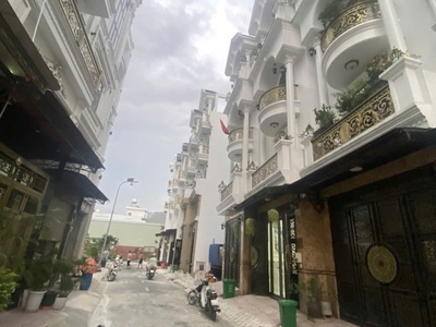Gấp bán nhà ngay chợ bình thành hẻm nhựa 7m xe hơi ngủ nhà 61m2-5 tầng 6 tỷ 3 0