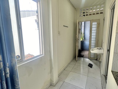 Chính chủ bán chung cư thang bộ 366 Nguyễn Chí Thanh Q.10 - 75m2 - 3pn 2wc 0