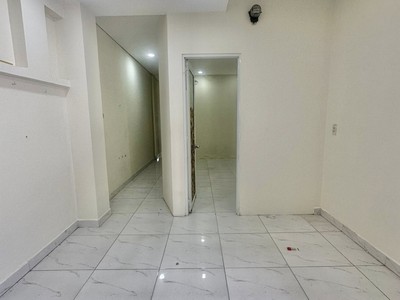Chính chủ bán chung cư thang bộ 366 Nguyễn Chí Thanh Q.10 - 75m2 - 3pn 2wc 1