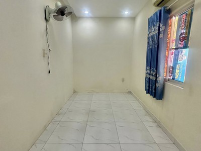 Chính chủ bán chung cư thang bộ 366 Nguyễn Chí Thanh Q.10 - 75m2 - 3pn 2wc 7