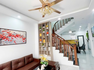 Bán nhà Hoàng Hoa Thám ngõ ô tô thông, gần phố, 44m  x 5 tầng hơn 14 tỷ 1