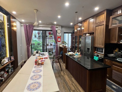 Nhà riêng pháo đài láng dt 60m2, 5 tầng, lô góc giá 21.x tỷ có tl 0