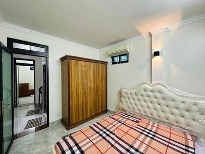 Bán nhà ngõ thịnh hào2. 25m2. 5 tầng. mặt tiền 3.2m. giá 8.35 tỷ đống đa hà nội 3