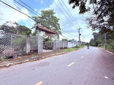 Bán nhà mặt tiền 20x50m giá 27 tỷ đường huỳnh thị na 0