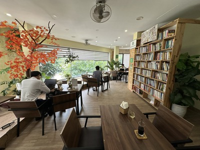 Nhà 5 tầng, căn góc ngã 4 đường lớn khu Yên Xá 1