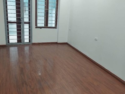 Nhà mới tân xuân 38m2, 5 tầng đẹp, ngõ thông thoáng, ở sướng, giá chỉ 6  tỷ 3