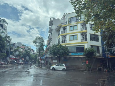 Nhà 5 tầng, căn góc ngã 4 đường lớn khu Yên Xá 0