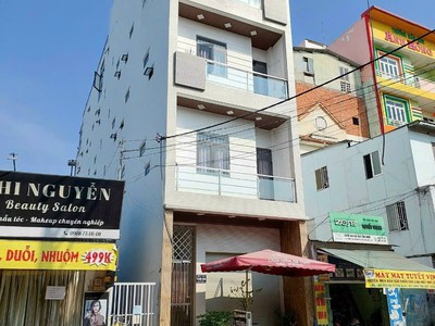 Bán tòa căn nhà chdv 30p mặt đường phan văn hớn q.12  5.3x33m  6 tầng 0