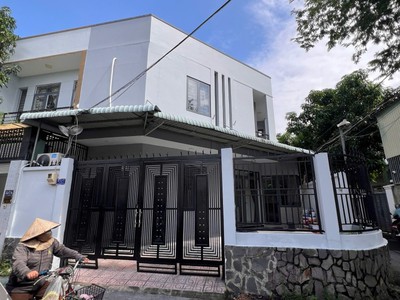 Bán nhà  đường số 11, q.9, tăng nhơn phú b. dt 110m2, 2 tầng, 3pn. sổ hồng, giá 7.35  tỷ. 0