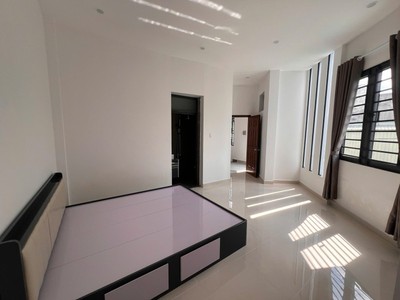 Bán nhà  đường số 11, q.9, tăng nhơn phú b. dt 110m2, 2 tầng, 3pn. sổ hồng, giá 7.35  tỷ. 4
