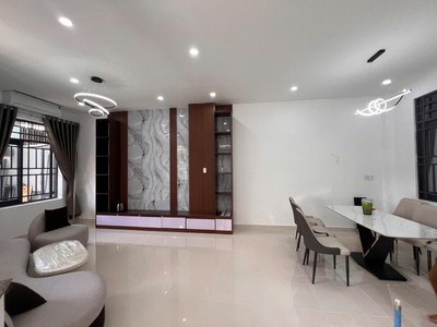 Bán nhà  đường số 11, q.9, tăng nhơn phú b. dt 110m2, 2 tầng, 3pn. sổ hồng, giá 7.35  tỷ. 2