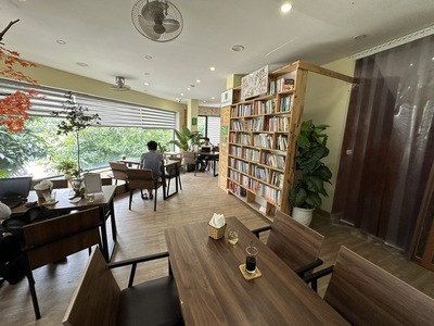 Nhà 5 tầng, căn góc ngã 4 đường lớn khu Yên Xá 5