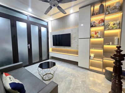 Bán nhà ngõ thịnh hào2. 25m2. 5 tầng. mặt tiền 3.2m. giá 8.35 tỷ đống đa hà nội 1