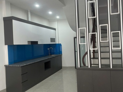 Tân lâp. ô diên .hạnh đàn . đan phượng. hà nội   duy nhất một căn nhà 4.5 tầng mà nằm bên cạnh các 0