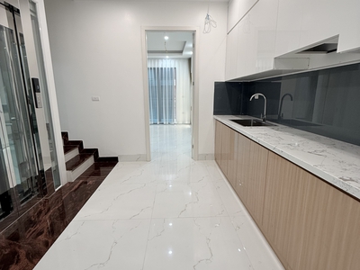 Bán nhà 5 tầng số 18 ngõ 107 đường an dương vương 4
