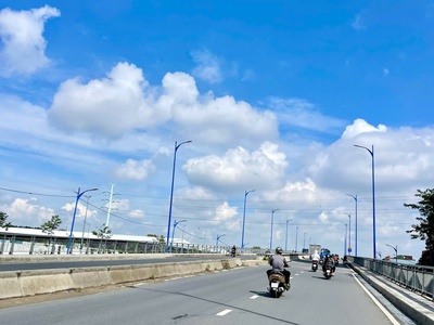 Nhà 4 tầng, 1 xẹt đỗ xuân hợp, phước long b q9 cũ , đối diện chợ, 4 phòng ngủ, nhỉnh 5 tỷ 3