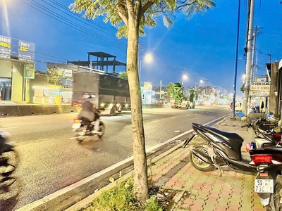 Bán nhà 2 tầng 4,2 x 40m shr mặt tiền đặng thúc vịnh   hóc môn sát q12 đang cho thuê 28tr 0