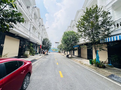 Bán nhà 2 mặt tiền   xe hơi trước sau   kdc lái thiêu   3 tầng hoàn công   70m    6.5 tỷ 1