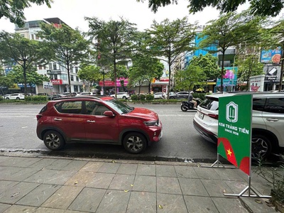 Chính chủ sang nhượng cửa hàng kem tràng tiền   mặt phố trung kính, đông khách ổn định 3