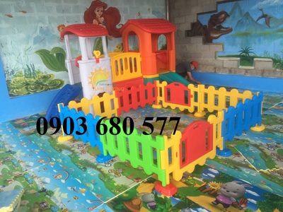 Hàng rào bằng nhựa lắp ghép dành cho trẻ em mầm non 1