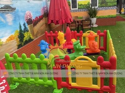 Hàng rào bằng nhựa lắp ghép dành cho trẻ em mầm non 7