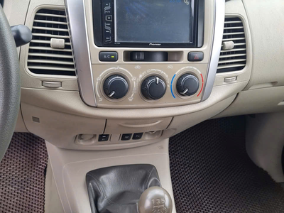 Chính chủ bán xe Innova 2016 số sàn 8