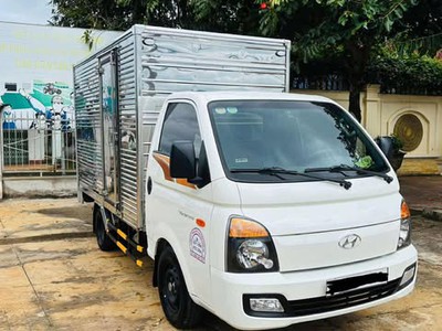 Bán nhanh xe H150 thùng kín màu trắng đời 2023  đi 1v9 giá 365tr 1