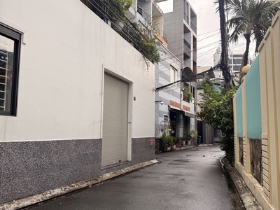 Ngay phố thời trang TRẦN QUANG DIỆU - PHÚ NHUẬN, 4.8x10, 3 tầng có sân - 6. 75 tỷ. 0