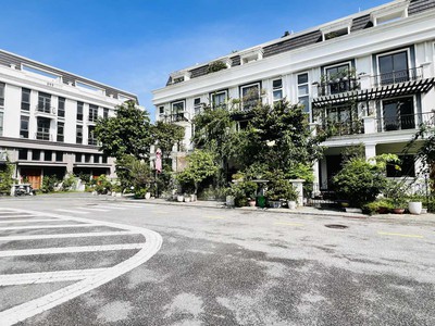 Liền kề thạch bàn, 128m x 4 tầng, mặt tiền 5.2m, an ninh tuyệt đối, công viên cây xanh, giao thông 0