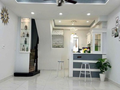 Bán nhà thích quảng đức phú nhuận, full tiện ích, diện tích 30m , giá 6,15 tỷ 2