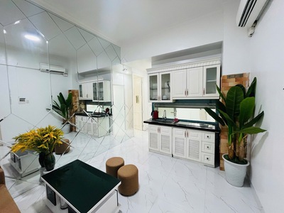 Bán căn hộ 100m    khu văn phòng   ở   dịch vụ công cộng 713 lạc long quân  8,9 tỷ 0