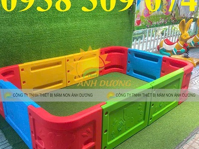 Nhà banh nhựa hình vuông mầm non, nhà banh cầu trượt trẻ em 1