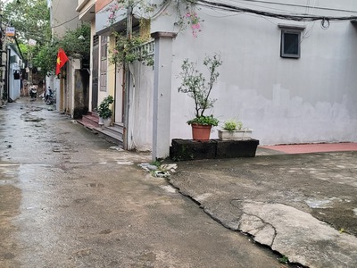 Bán đất lô góc, ngõ thông ô tô, diện tích 86.6m    gần phố nguyễn lam, vị trí đẹp, tiềm năng sinh 0