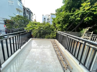 Bán nhà tây kết 30/46m2. 6 tầng. mặt tiền 3m. giá 13.6 tỷ hai bà trưng hà nội 2