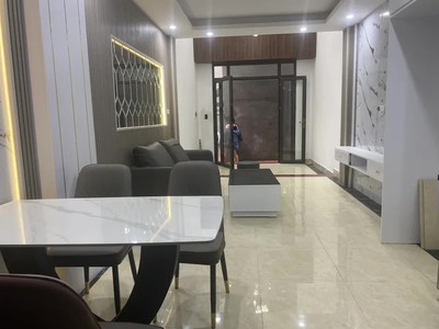 Hot  bán nhà thanh xuân - ô tô 50m - sổ vuông - gần hồ  0
