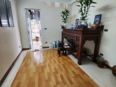 Bán nhà ngõ giếng mứt 55m2. 4 tầng. măt tiền 3.3. giá 13.5 tỷ hai bà trưng hà nội 4