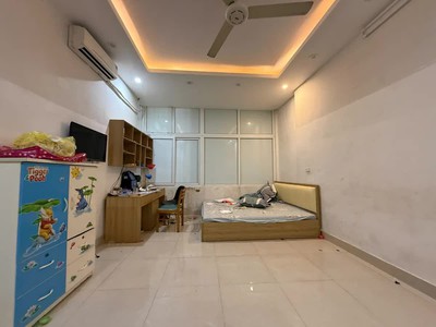 Bán nhà tây sơn 25m2. 5 tầng. mặt tiền 4.1m. giá 7.98 tỷ đống đa hà nội 0