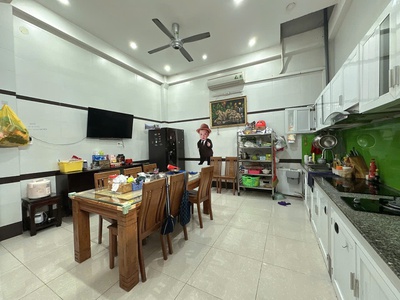 Bán nhà 4 tầng btct hẻm 8m cộng hòa ngang 5m 100m2 có gara sát bên ga t3 chỉ 23 tỷ. 3