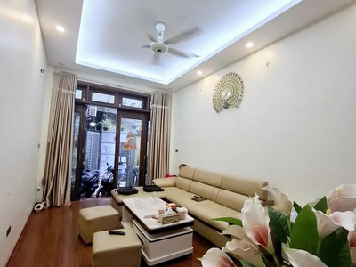 Bán nhà ngõ giếng mứt 55m2. 4 tầng. măt tiền 3.3. giá 13.5 tỷ hai bà trưng hà nội 1
