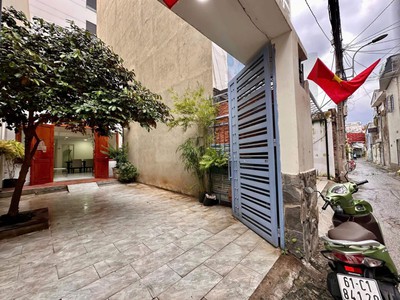 Cho thuê nhà nguyễn thiện thuật, bình thạnh, 4.5x18m, 1 trệt, 1 lửng, 16.5tr, tl 1