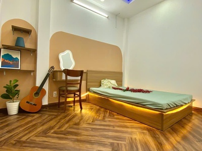 Cho thuê căn 2 ngủ Đặng Văn Ngữ, Phú Nhuận, full nội thất, giá 9,2 triệu.tháng 8
